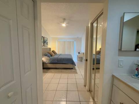1437 Royal Forest Court, West Palm Beach FL - photo 8 of 51