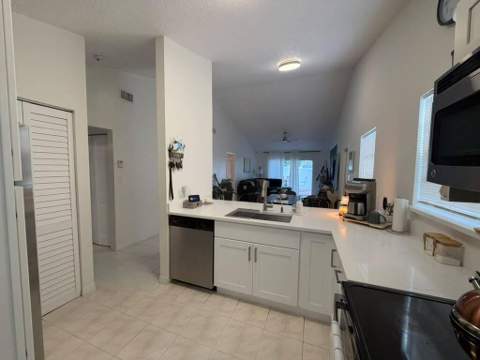 1437 Royal Forest Court, West Palm Beach FL - photo 23 of 51