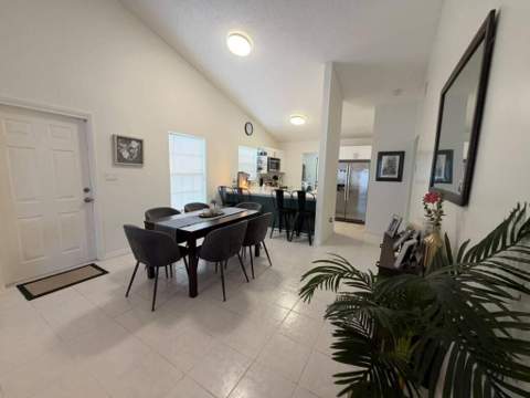 1437 Royal Forest Court, West Palm Beach FL - photo 23 of 51