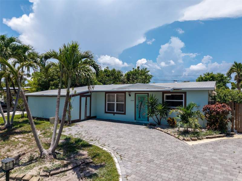 4 bedroom Single Family Residence at 12053 Colony Avenue, Palm Beach Cabana Colony 1, Palm Beach Gardens — photo 2