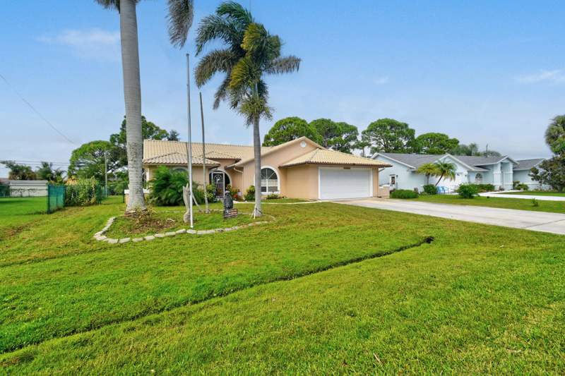 3 bedroom Single Family Residence at 1758 SE Duma Terrace, Port St Lucie Section 40, Port St. Lucie — photo 2