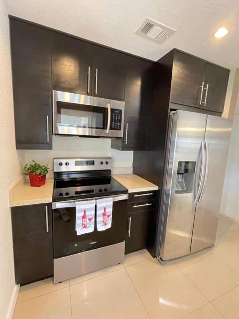 1304 SW 15th Street, Boynton Beach FL - photo 9 of 31
