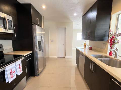 1304 SW 15th Street, Boynton Beach FL - photo 11 of 31