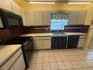 5253 Crystal Anne Drive, West Palm Beach FL - photo 7 of 18