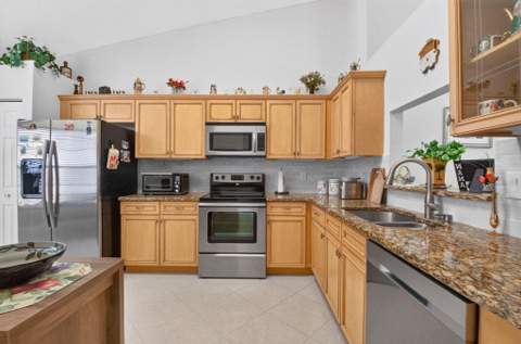 6079 Caladium Road, Delray Beach FL - photo 11 of 56