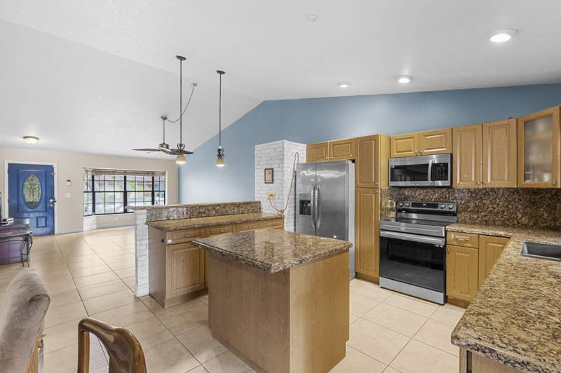 4 bedroom Single Family Residence at 2872 NW 95th Avenue, Vestal Subdivision, Coral Springs — photo 5