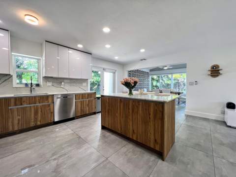 317 NW 26th Court, Wilton Manors FL - photo 12 of 54