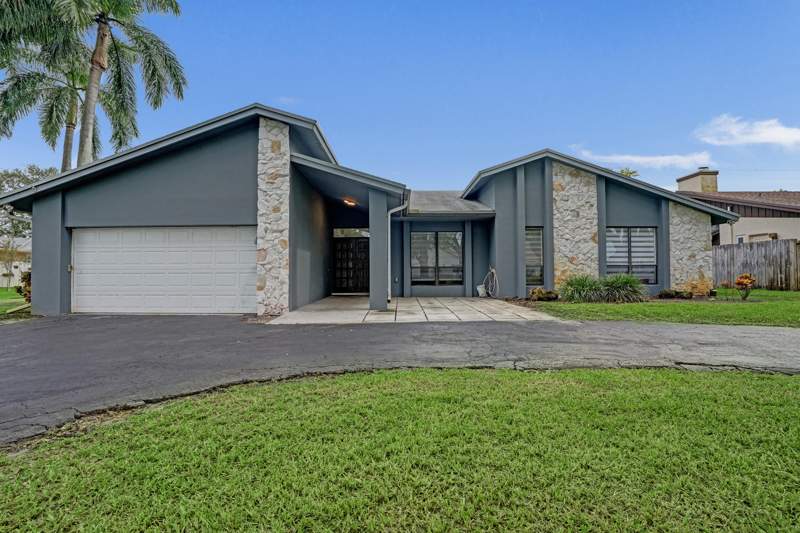4 bedroom Single Family Residence at 11700 S Island Road, Stonebridge Phase 1, Cooper City — photo 2