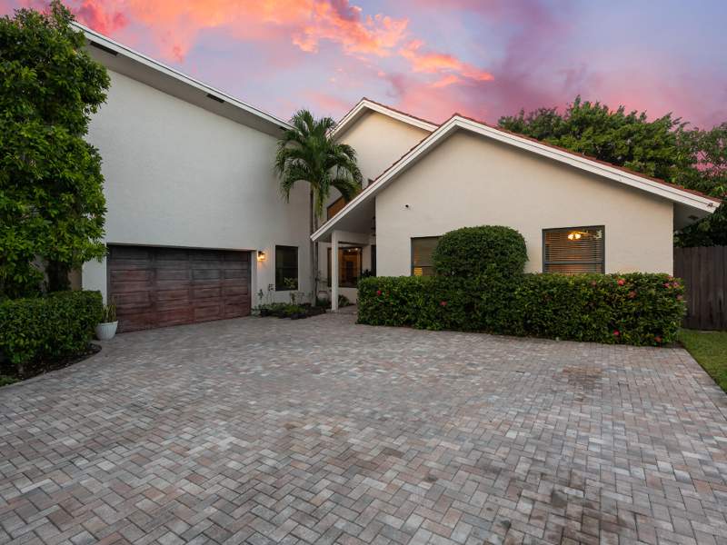 4 bedroom Single Family Residence at 875 NW 83rd Drive, Ramblewood South, Coral Springs — photo 4