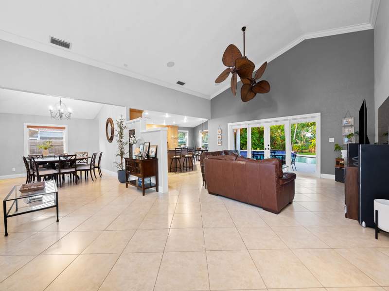 4 bedroom Single Family Residence at 875 NW 83rd Drive, Ramblewood South, Coral Springs — photo 5