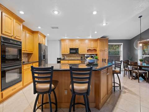 875 NW 83rd Drive, Coral Springs FL - photo 11 of 41