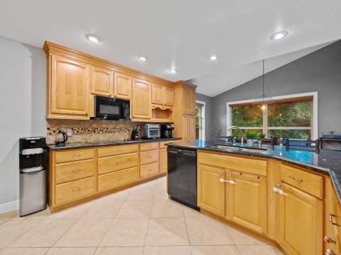 875 NW 83rd Drive, Coral Springs FL - photo 12 of 41