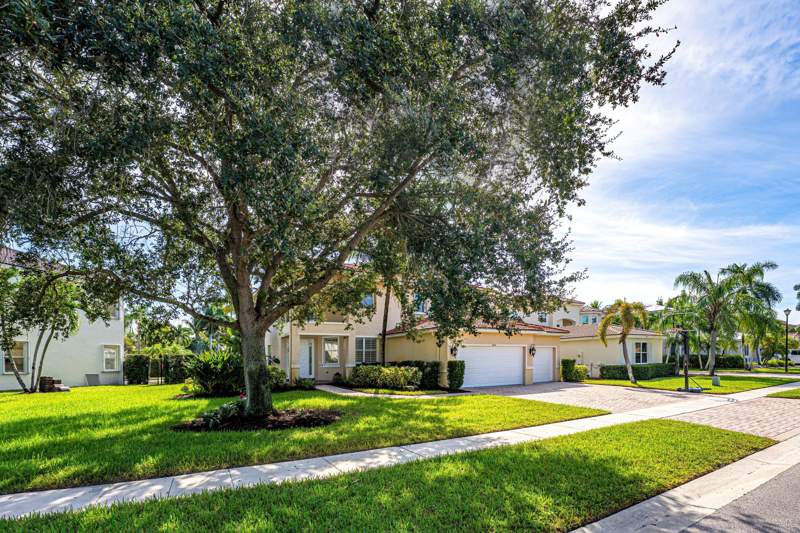 5 bedroom Single Family Residence at 6133 C Durham Drive, Journeys End, Lake Worth — photo 4