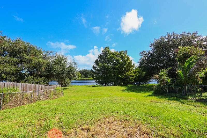 2 bedroom Single Family Residence at 5275 SE Horizon Avenue, Port Salerno, Stuart — photo 5