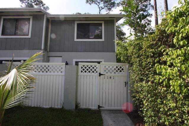 3 bedroom Townhouse at 1141 Goldenrod Road, Sugar Pond Manor Of Wellington, Wellington — photo 2