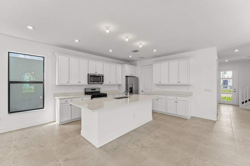 4 bedroom Single Family Residence at 921 SW Newfield Avenue, Newfield Crossroads, Palm City — photo 3