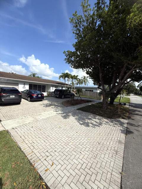 501 NW 98th Avenue, Pembroke Pines FL - photo 6 of 30