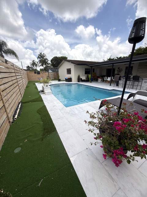 501 NW 98th Avenue, Pembroke Pines FL - photo 7 of 30
