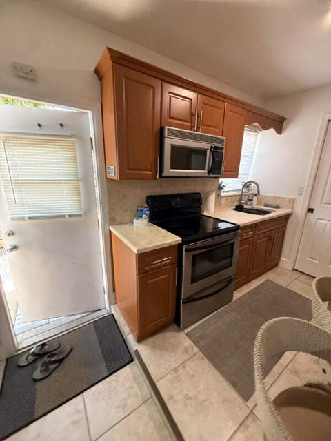 501 NW 98th Avenue, Pembroke Pines FL - photo 12 of 30