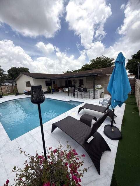 501 NW 98th Avenue, Pembroke Pines FL - photo 22 of 30