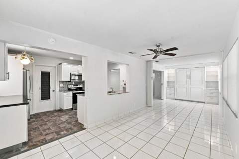 1003 SW 17th Street, Boynton Beach FL - photo 9 of 35
