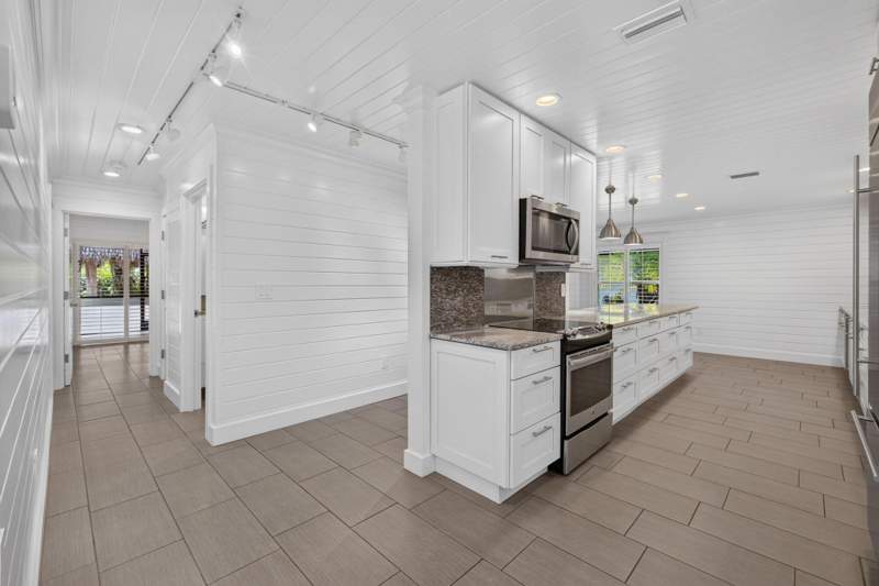 2 bedroom Single Family Residence at 338 SW Indian Groves Drive, Village Oaks Condo, Stuart — photo 4