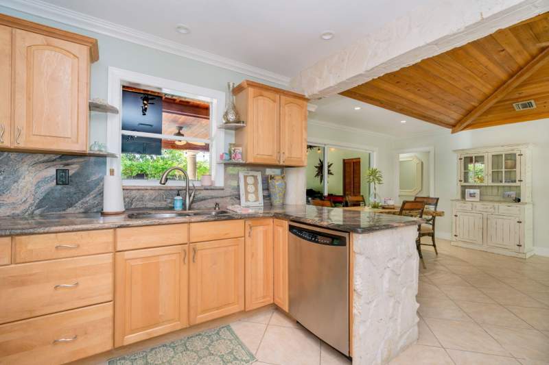 4 bedroom Single Family Residence at 1808 N M Street, North Lake Worth, Lake Worth Beach — photo 3