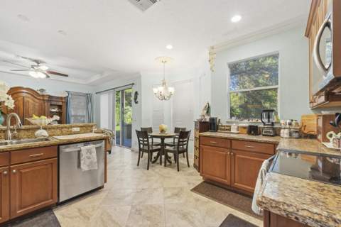 5808 Spring Lake Terrace, Fort Pierce FL - photo 10 of 48