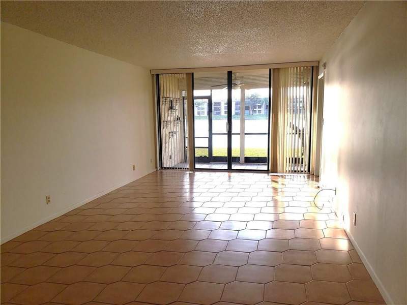 2 bedroom Condominium at 6010 Coral Lake Drive #110, Coral Gate V Condo, Margate — photo 3