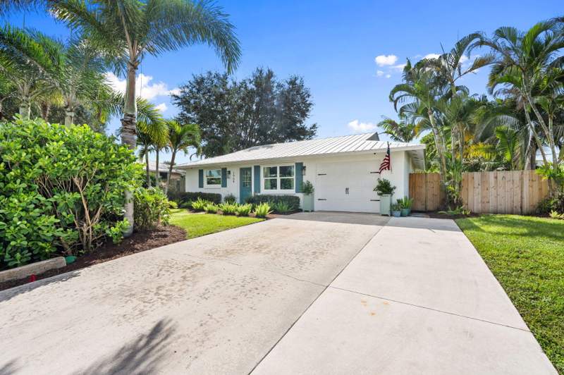 2 bedroom Single Family Residence at 1964 SE Lafayette Street, Coral Gardens, Stuart — photo 3