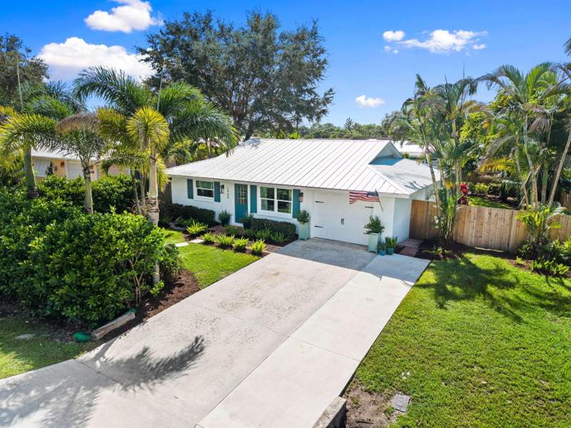 2 bedroom Single Family Residence at 1964 SE Lafayette Street, Coral Gardens, Stuart — photo 2