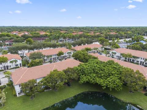 4163 Napoli Lake Drive, Riviera Beach FL - photo 7 of 35