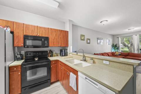 4163 Napoli Lake Drive, Riviera Beach FL - photo 16 of 35