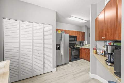 4163 Napoli Lake Drive, Riviera Beach FL - photo 15 of 35