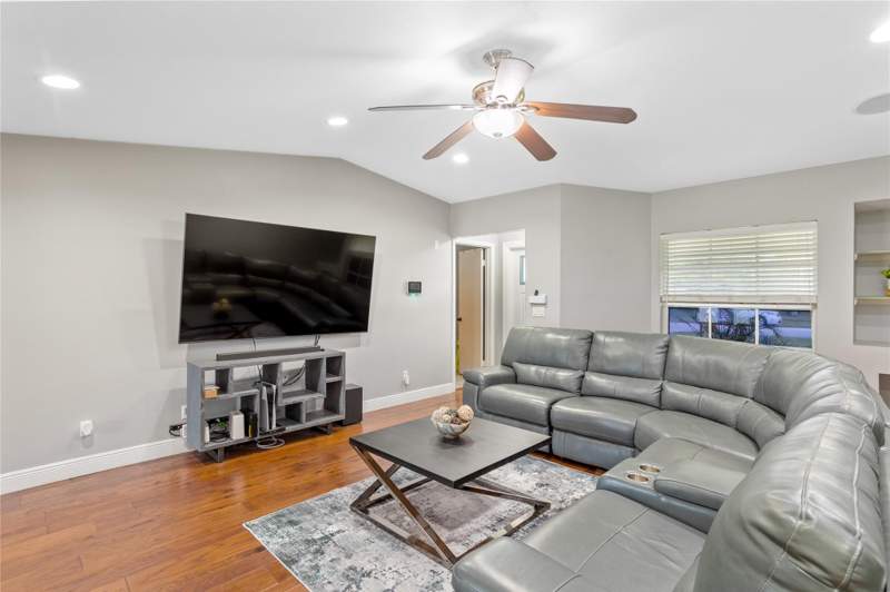 3 bedroom Single Family Residence at 238 Bilbao Street, La Mancha, Royal Palm Beach — photo 4