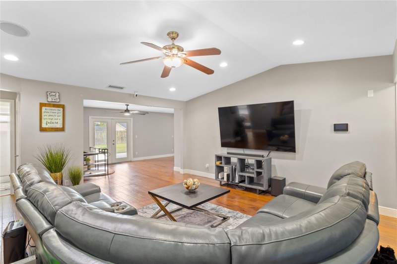 3 bedroom Single Family Residence at 238 Bilbao Street, La Mancha, Royal Palm Beach — photo 5