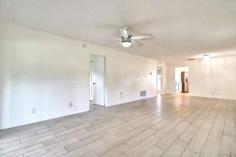 450 Bluebird Lane, Delray Beach FL - photo 7 of 32