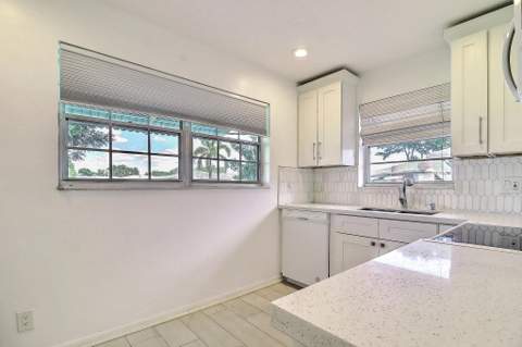 450 Bluebird Lane, Delray Beach FL - photo 8 of 32