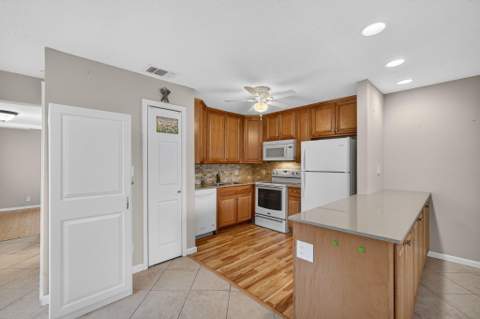 221 Coventry J, West Palm Beach FL - photo 9 of 52