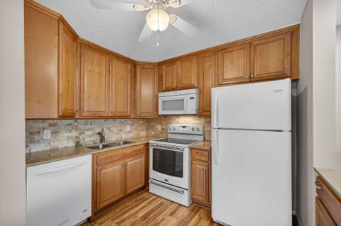 221 Coventry J, West Palm Beach FL - photo 10 of 52