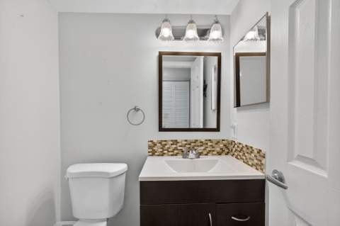 221 Coventry J, West Palm Beach FL - photo 22 of 52