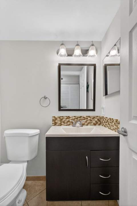 221 Coventry J, West Palm Beach FL - photo 23 of 52
