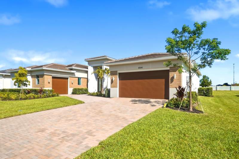5 bedroom Single Family Residence at 10241 Canter Creek Court, Whitmore Estates, Lake Worth — photo 3
