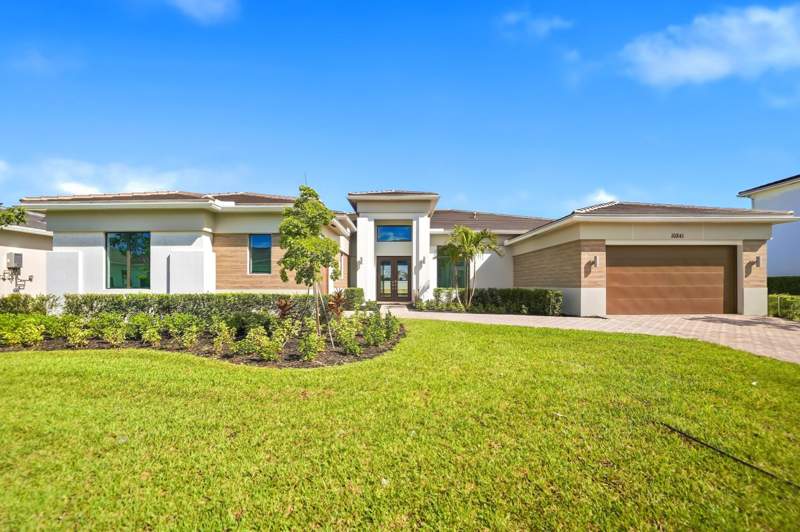 5 bedroom Single Family Residence at 10241 Canter Creek Court, Whitmore Estates, Lake Worth — photo 2