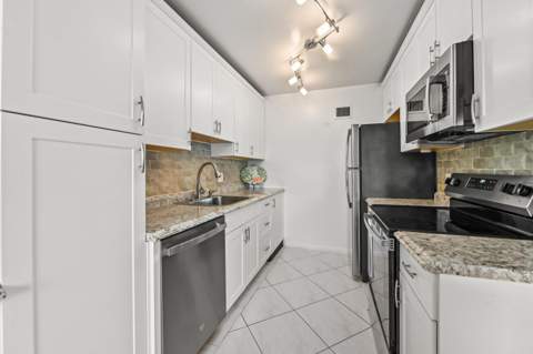 3026 Cornwall B, Boca Raton FL - photo 9 of 26