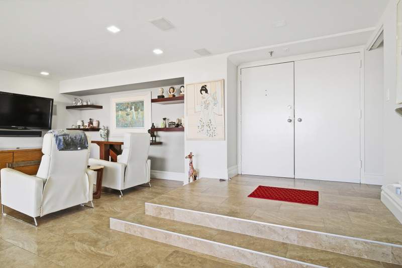 2 bedroom Condominium at 1900 Consulate Place #1005, Consulate Cond Decl Filed 5-9-80, West Palm Beach — photo 4