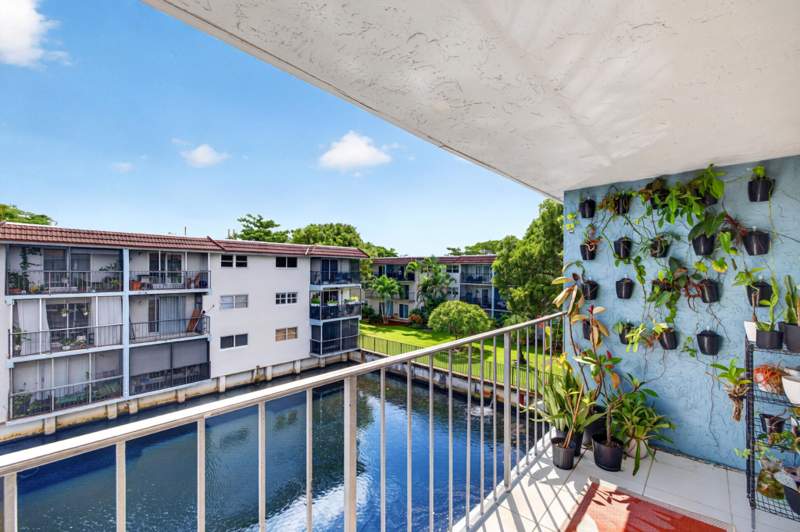 2 bedroom Condominium at 1750 NW 3rd Terrace #303C, Hidden Harbor Condominium, Fort Lauderdale — photo 4