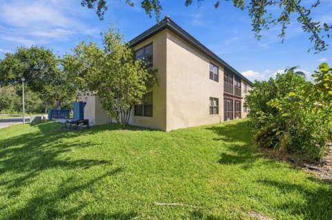 2446 SE Garden Terrace #302, Port St. Lucie FL - photo 23 of 40