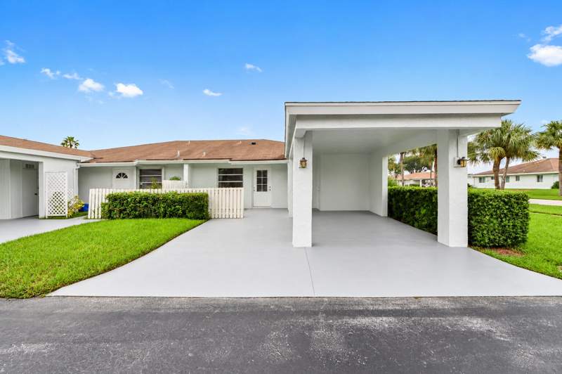 2 bedroom Villa at 6801 Moonlit Drive, Camelot Village, Delray Beach — photo 2