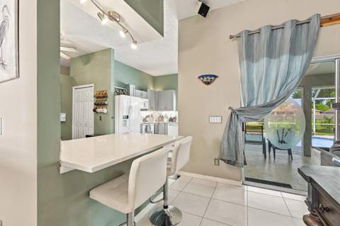 2801 SE Hutchings Avenue, Port St. Lucie FL - photo 10 of 36